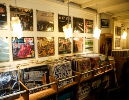 Λίγα λόγια για τα παλιά δισκοπωλεία στην Αθήνα