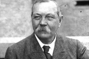 Read more about the article Sir Arthur Conan Doyle : Γνωστός για τη δημιουργία του θρυλικού φανταστικού ντετέκτιβ, Σέρλοκ Χολμς