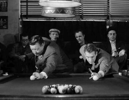 Σε αυτήν την κλασική ταινία του 1961, ο Paul Newman υποδύεται τον Eddie Felson, έναν ταλαντούχο παίκτη μπιλιάρδου