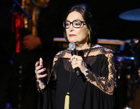 Νανά Μούσχουρη: Έτοιμη να αποχαιρετήσει τη μουσική – «Νομίζω πως έχω κάνει αρκετά»