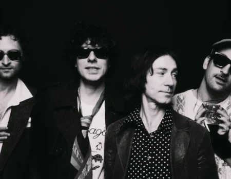 La Femme: Το γαλλικό συγκρότημα έρχεται στην Αθήνα στη σκηνή του Universe