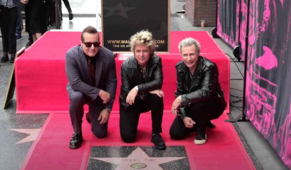 You are currently viewing Οι Green Day τιμήθηκαν με αστέρι στη Λεωφόρο της Δόξας στο Χόλιγουντ