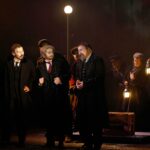 «Εδώ Έχει Δράκους»: Το Θέατρο του Ήλιου ξανανεβαίνει στο Φεστιβάλ Αθηνών