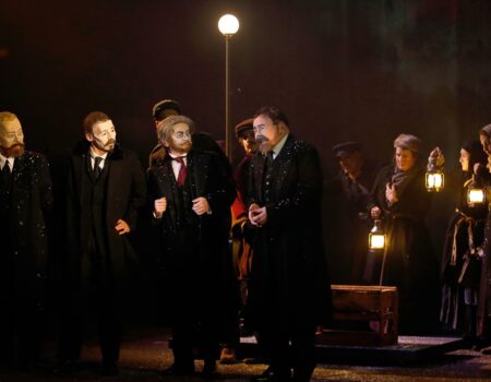 «Εδώ Έχει Δράκους»: Το Θέατρο του Ήλιου ξανανεβαίνει στο Φεστιβάλ Αθηνών