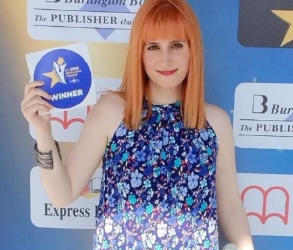 You are currently viewing Πρώτο βραβείο σενάριου στο 19ο London Greek Film Festival για τη Χαρά Κουρλέση