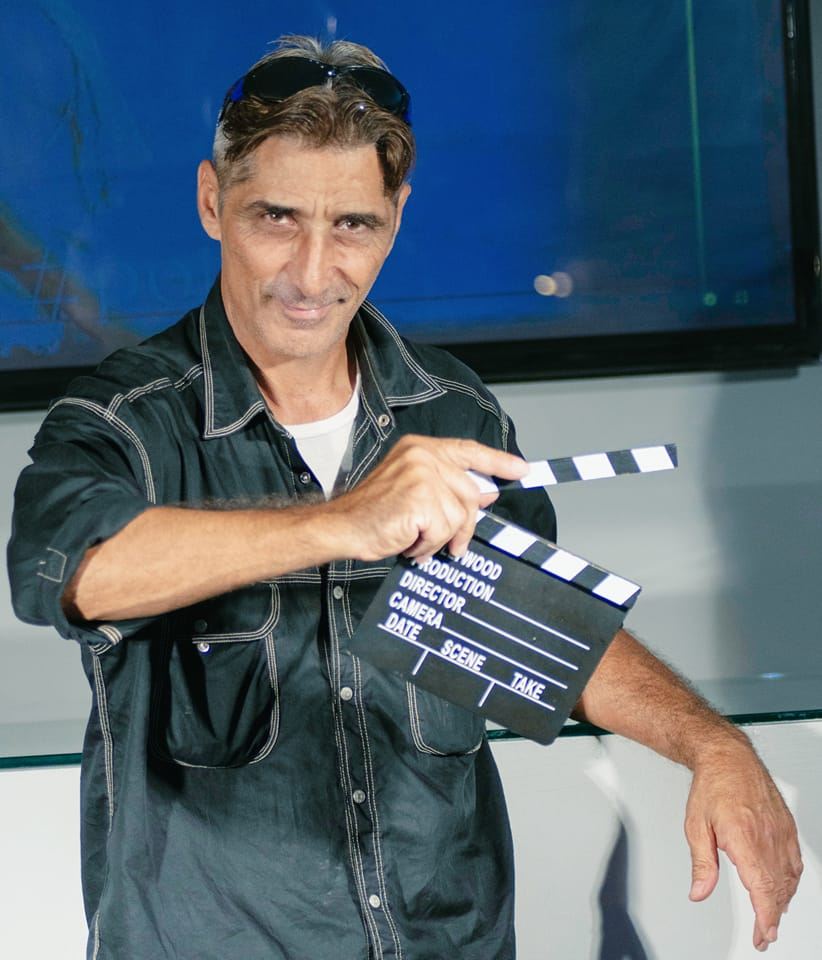 You are currently viewing Συνέντευξη με τον ηθοποιό- σκηνοθέτη Θεόδωρο Κολοβό στο Cinemusic.gr