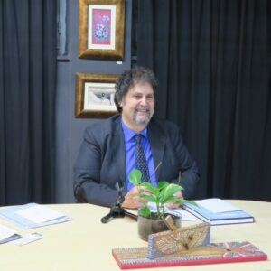 Συνέντευξη με τον λογοτέχνη,ποιητή ,θεατρικό συγγραφέα, ηθοποιό, εικαστικό ,ιστορικό ,κριτικό τέχνης και λογοτεχνίας Λεόντιο Πετμεζά στο cinemusic.gr