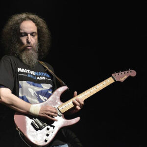 «Γιάννης Δρόλαπας: Ο κιθαρίστας που δεν πρόδωσε ποτέ τη ροκ»