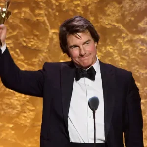 Ο Tom Cruise  παρέλαβε το πρώτο Όσκαρ της καριέρας του