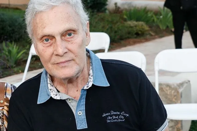 You are currently viewing Πέθανε ο ηθοποιός Αλμπέρτο Εσκενάζυ