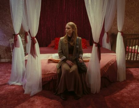 Julie Pacino – Σκηνοθετικό ντεμπούτο με το «I Live Here Now»