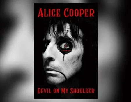 Ο θρύλος της rock Alice Cooper ανακοίνωσε την αυτοβιογραφία του