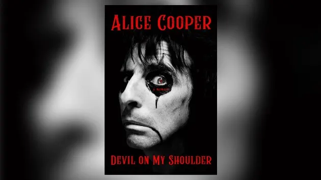 You are currently viewing Ο θρύλος της rock Alice Cooper ανακοίνωσε την αυτοβιογραφία του