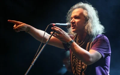 Χρήστος Θηβαίος: Μεγάλη συναυλία για τα 30 χρόνια στη δισκογραφία στο Θέατρο Βράχων