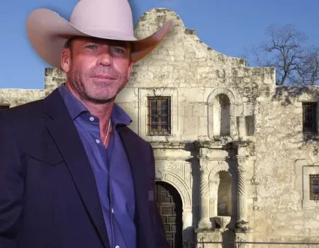 Ο Taylor Sheridan σκηνοθετεί την ιστορική Μάχη του Άλαμο