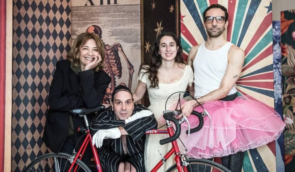 You are currently viewing «Στο Θέατρο»: Ένα ταξίδι στη θεατρική τέχνη στο Φουγάρο Art Center