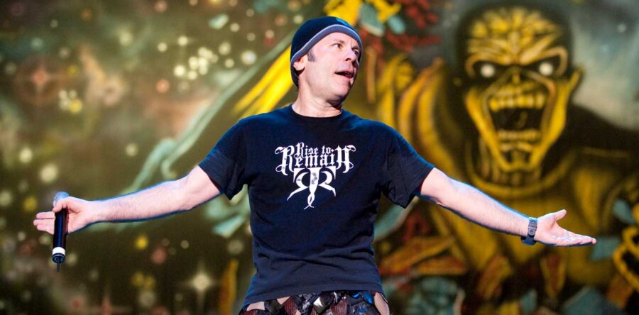 You are currently viewing Iron Maiden: Ο Bruce Dickinson άφησε υπονοούμενα για αλλαγές στη setlist πριν τη συναυλία στην Αθήνα