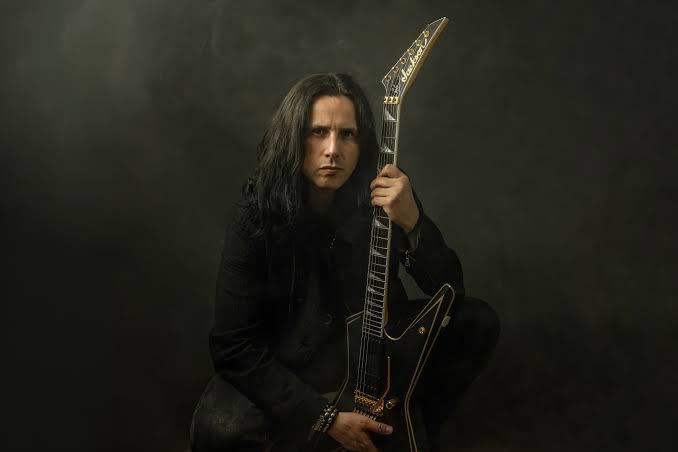 You are currently viewing Gus G.: Ο Έλληνας κιθαρίστας στο πλευρό του King Diamond
