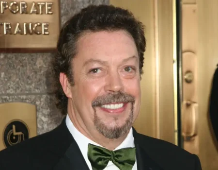 Πέθανε ο ηθοποιός Tim Curry σε ηλικία 80 ετών